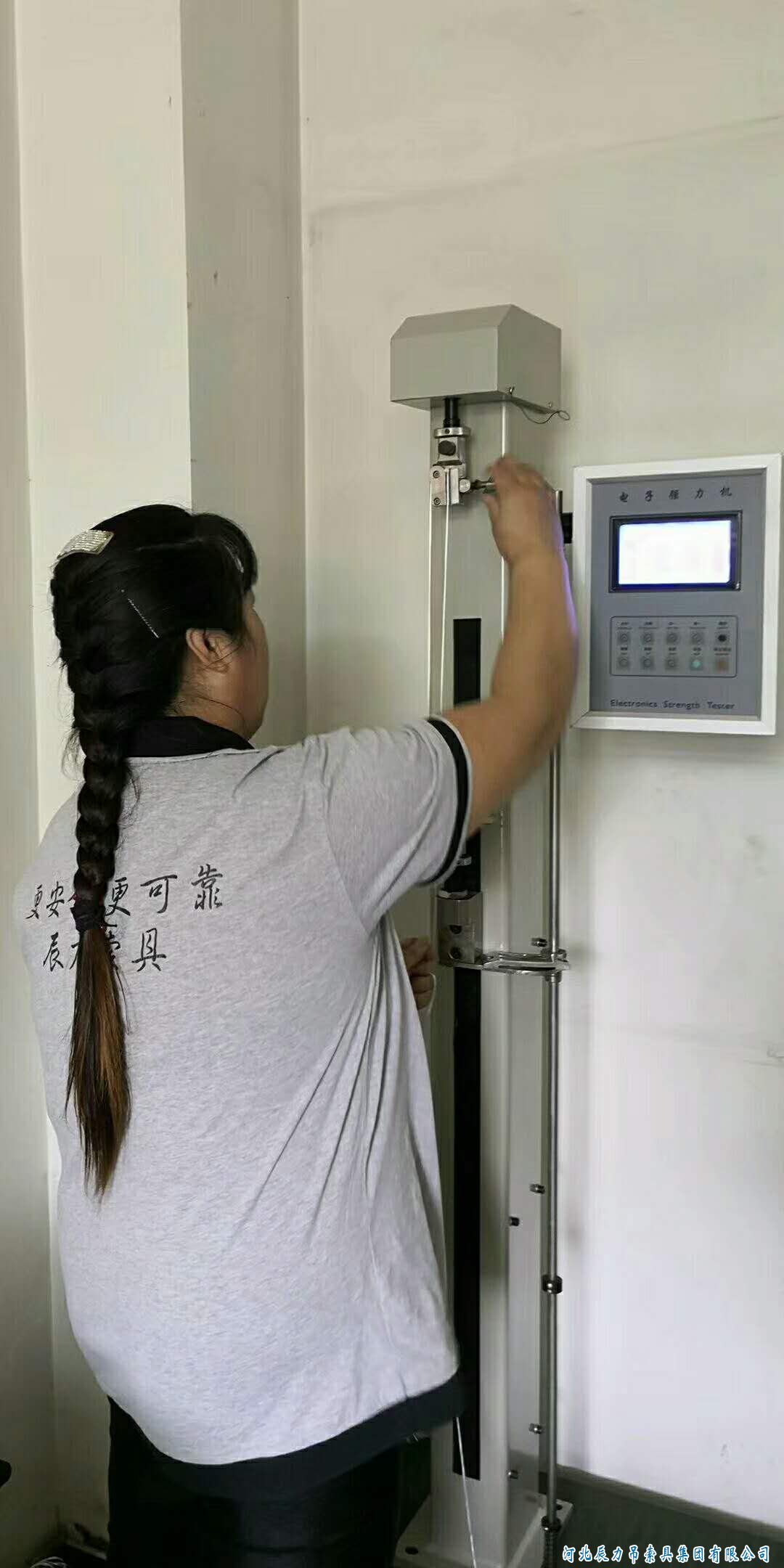 辰力吊裝帶單絲拉力測試，質(zhì)量從源頭掌控